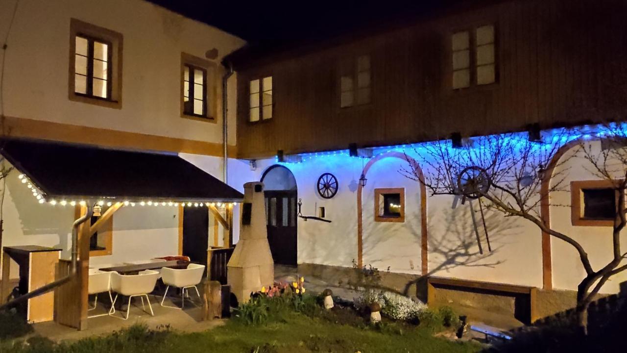 H@M Penzion Zlutice Экстерьер фото