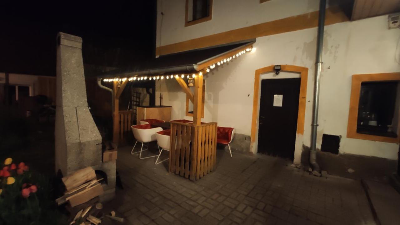 H@M Penzion Zlutice Экстерьер фото
