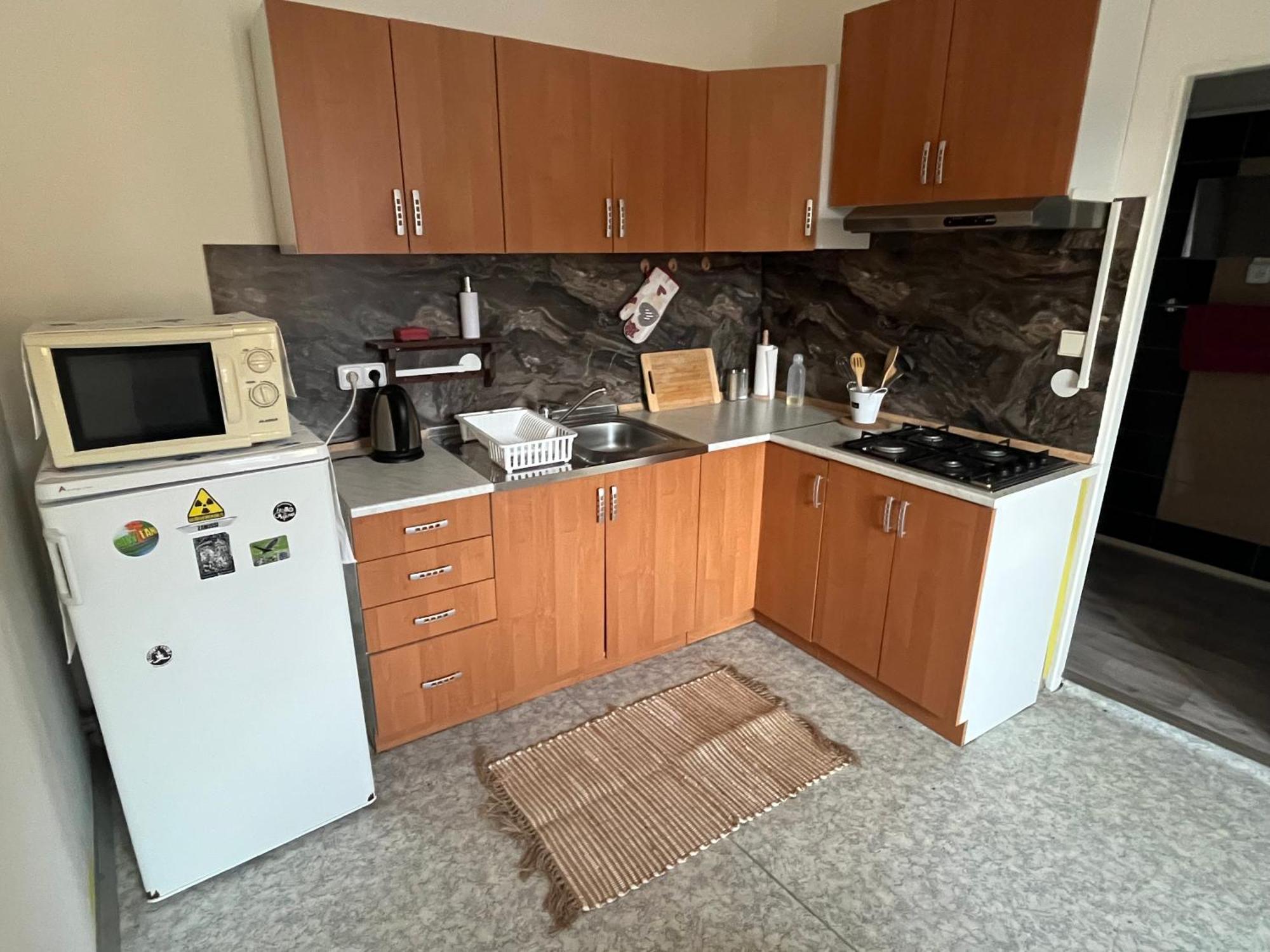 H@M Penzion Zlutice Экстерьер фото